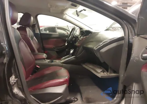 2013 Ford Focus Se z USA, uszkodzony, nr VIN 1FADP3F29DL116458